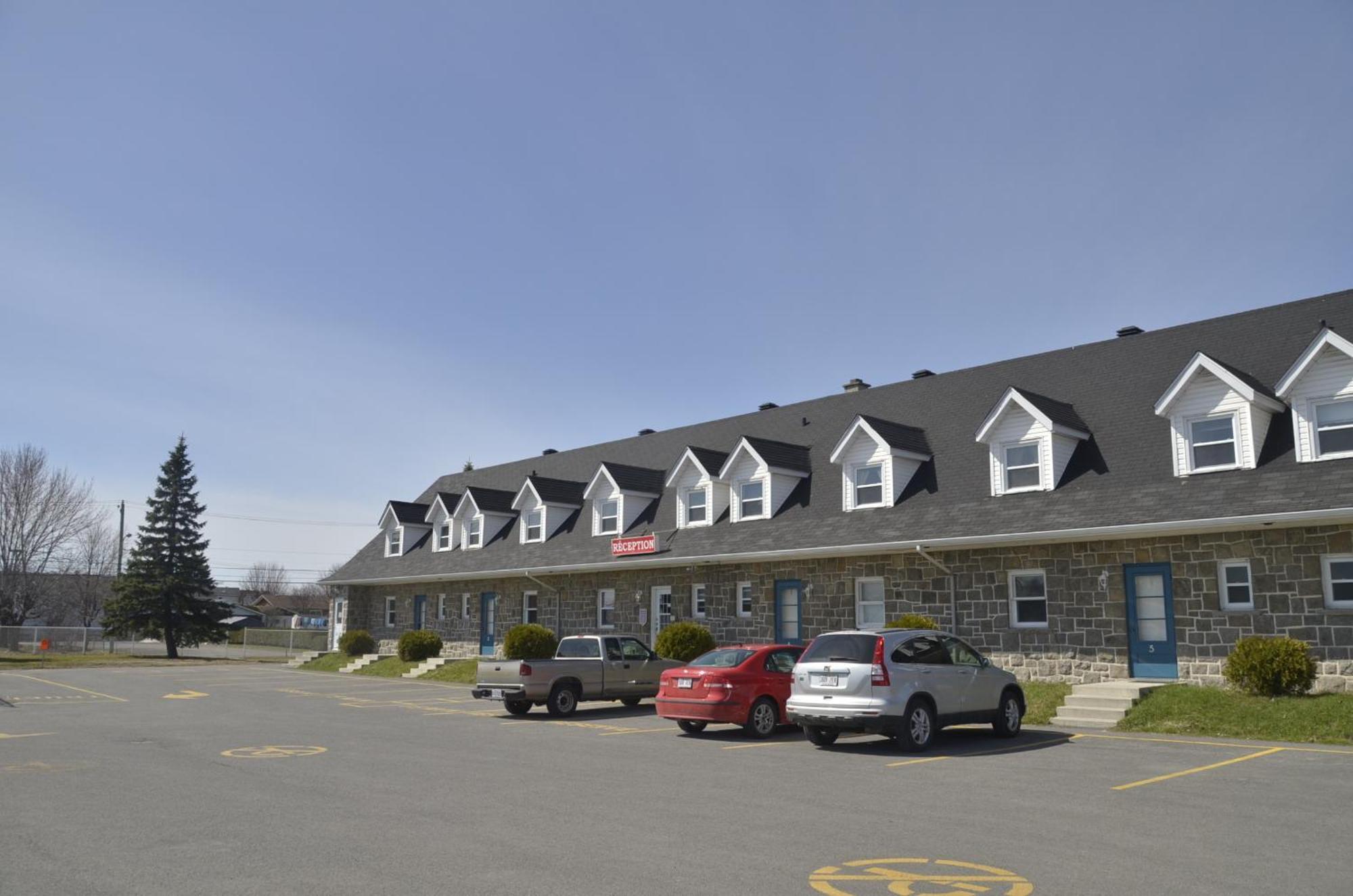Motel Grande Ile Salaberry-de-Valleyfield Exteriör bild