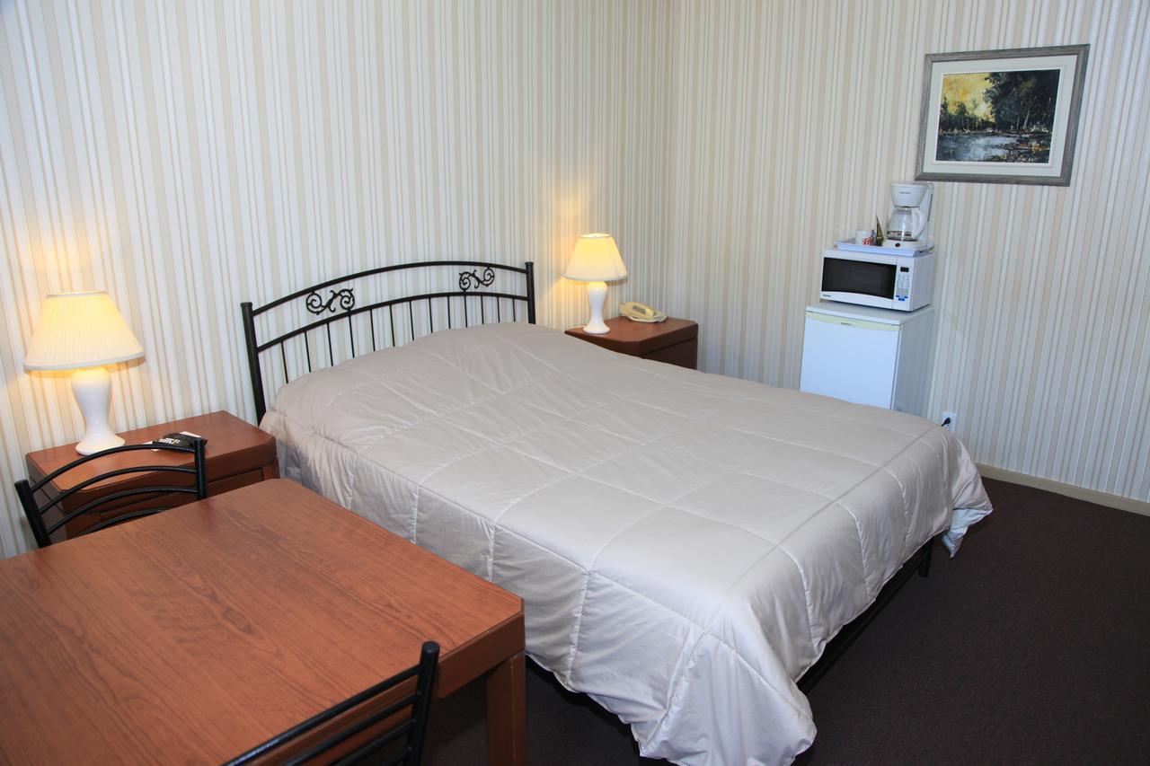 Motel Grande Ile Salaberry-de-Valleyfield Exteriör bild